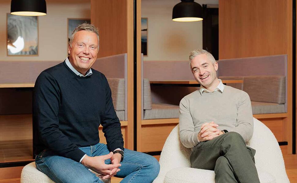 Even Gjesdal, administrerende direktør i Noova Energy Systems (til venstre) og daglig leder Tommy Hagenes i Energy Control. Foto: Noova Energy Systems