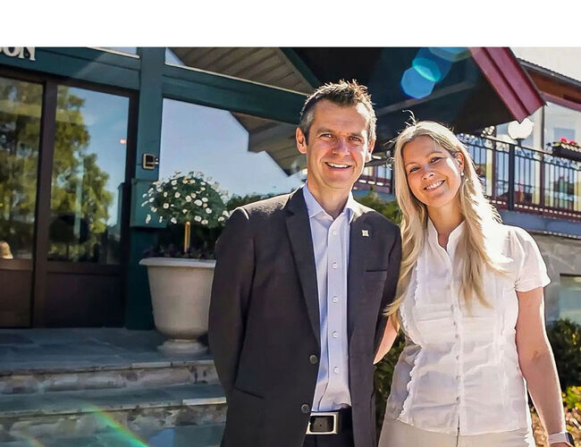 Lars Arne og Katrine Straand er svært fornøyde med det de så langt har oppnådd sammen med Energ Control. Foto: Energy Control