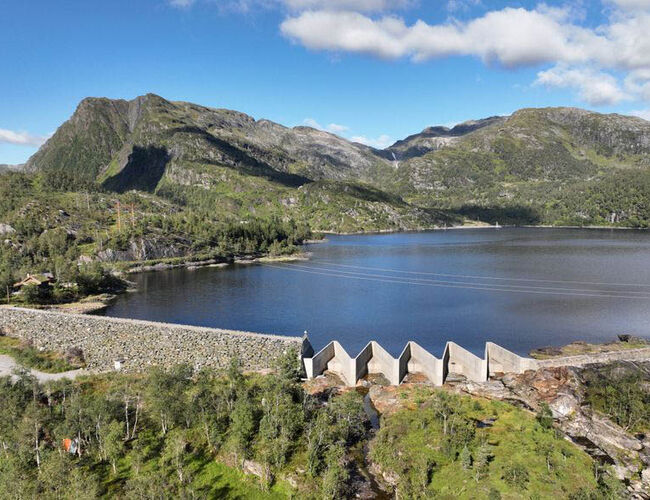Ved Kvitingsvatnet planlegger Eviny å bygge Sotabotnen kraftverk, som er et pumpekraftverk. Kvitingsvatnet vil også bli inntaksmagasin for det nye Børdalen kraftverk. Foto. Eviny / Nils Ole Refvik Ved Kvitingsvatnet planlegger Eviny å bygge Sotabotnen kraftverk, som er et pumpekraftverk. Kvitingsvatnet vil også bli inntaksmagasin for det nye Børdalen kraftverk. Foto. Eviny / Nils Ole Refvik