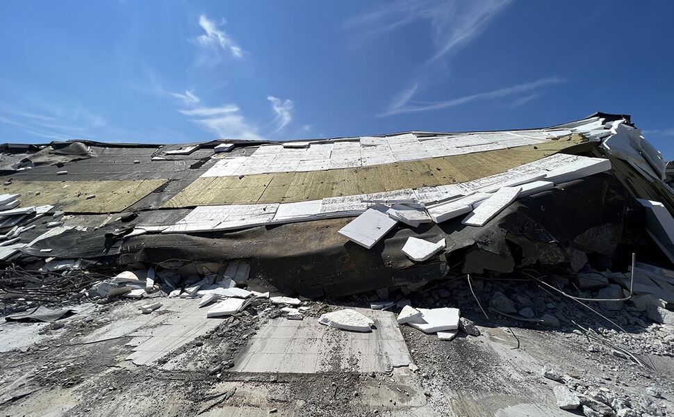 Riving av butikkbygning rett ved BEWIs fabrikk i Fredrikstad. Her fikk SINTEF-forskerne tilgang til brukt plastisolasjon som ble analysert i laboratoriet. Foto: Svein Tore Larsen /BEWI