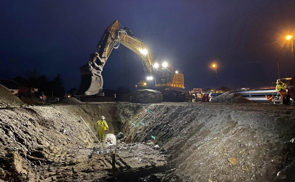 En av Bjellands elektriske 25-tonns gravemaskiner i sving. Foto: Bjelland AS En av Bjellands elektriske 25-tonns gravemaskiner i sving. Foto: Bjelland AS