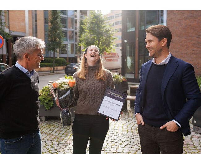 Fra venstre: Lars Erik Olsen, teknisk sjef ASKO Norge; Kristin Melvik Alfstad, teknisk sjef NorgesGruppen Eiendom og  Jonas Ibsen Brynildsrud, CEO, Sunday Power. Foto: Jonathan Vivaas Kise
