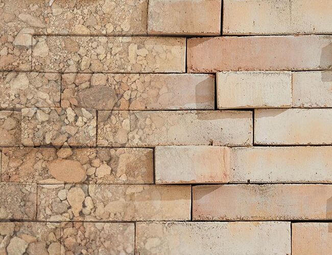 I samarbeid med C.F. Møller Architects har teglprodusenten wienerberger utviklet MIX. En ny teglsteinsserie hvor mer enn 30 % av innholdet består av knust murverk fra nedrevne bygninger og byggeplasser. Foto: wienerberger