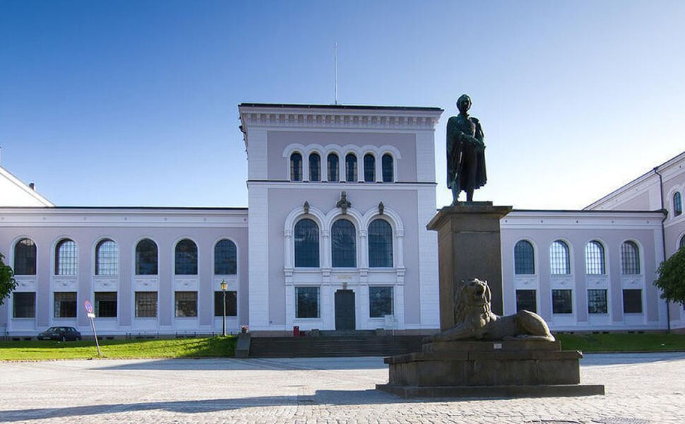 GK og Universitetet i Bergen har hatt et tett samarbeid de siste ti årene, og forlenger nå avtalen med ytterligere åtte år. Foto: Thomas Vindal Christensen/UiB