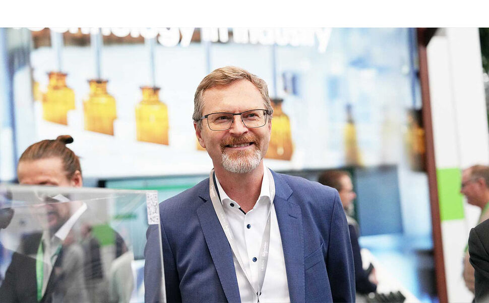 Elektrifisering er ikke lenger bare et klimatiltak. Det er et essensielt industriprosjekt og et sikkerhetsprosjekt, mener Petr Hermann, Zone President i Norden og Baltikum hos Schneider Electric. Foto: Stefania Nilsen, Schneider Electric. Elektrifisering er ikke lenger bare et klimatiltak. Det er et essensielt industriprosjekt og et sikkerhetsprosjekt, mener Petr Hermann, Zone President i Norden og Baltikum hos Schneider Electric. Foto: Stefania Nilsen, Schneider Electric.