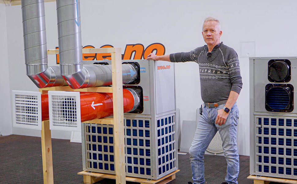 Varmepumpen EcoWee og ansvarlig for produktutvikling i Wee.no, Rune Wee. Foto: Wee.no Varmepumpen EcoWee og ansvarlig for produktutvikling i Wee.no, Rune Wee. Foto: Wee.no