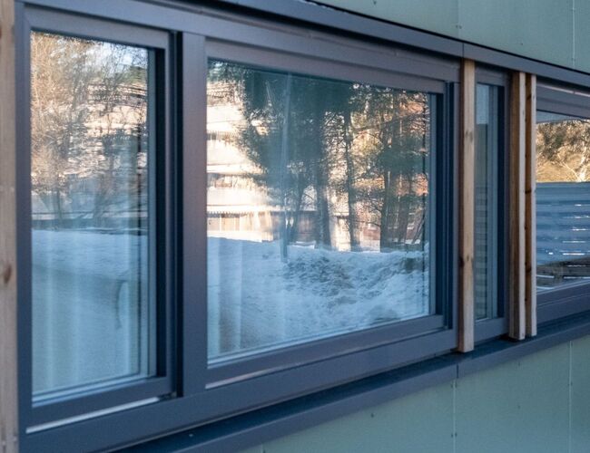 Totalt vil støtte fra Oslo kommune bidra til oppgraderinger av 26 000 vinduer og 900 dører i borettslag og sameier. Foto: KlimaOslo Totalt vil støtte fra Oslo kommune bidra til oppgraderinger av 26 000 vinduer og 900 dører i borettslag og sameier. Foto: KlimaOslo