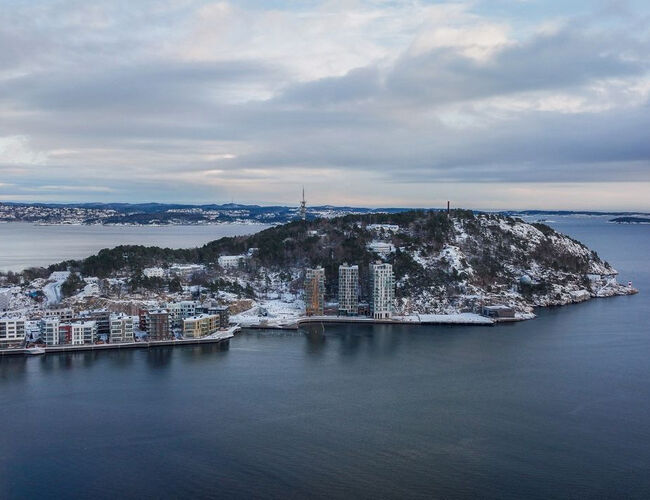Formannskapet i Kristiansand vedtok onsdag 21. januar å gi Å Energi Varme eksklusiv tilgang til å utrede bruk av et nedlagt fjellanlegg på Odderøya som termisk energilager. Foto: South Coast Creative Formannskapet i Kristiansand vedtok onsdag 21. januar å gi Å Energi Varme eksklusiv tilgang til å utrede bruk av et nedlagt fjellanlegg på Odderøya som termisk energilager. Foto: South Coast Creative