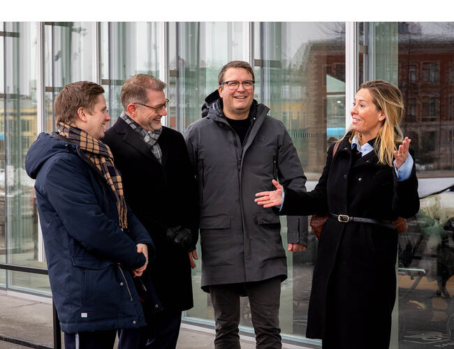 Fra venstre: Reynir Jóhannesson, daglig leder i Norsk Datasenterindustri; Reidar J.M Sverdrup, partner i Ræder Bing advokatfirma; Per Christian Randgaard, administrerende direktør i Asplan Viak og daglig leder i Norsk fjernvarme og overskuddsenergi Oda Therese Gipling. Foto: Hans Kristian Thorbjørnsen Fra venstre: Reynir Jóhannesson, daglig leder i Norsk Datasenterindustri; Reidar J.M Sverdrup, partner i Ræder Bing advokatfirma; Per Christian Randgaard, administrerende direktør i Asplan Viak og daglig leder i Norsk fjernvarme og overskuddsenergi Oda Therese Gipling. Foto: Hans Kristian Thorbjørnsen