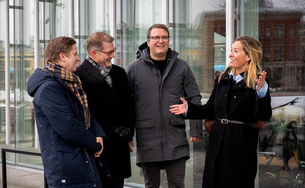 Fra venstre: Reynir Jóhannesson, daglig leder i Norsk Datasenterindustri; Reidar J.M Sverdrup, partner i Ræder Bing advokatfirma; Per Christian Randgaard, administrerende direktør i Asplan Viak og daglig leder i Norsk fjernvarme og overskuddsenergi Oda Therese Gipling. Foto: Hans Kristian Thorbjørnsen