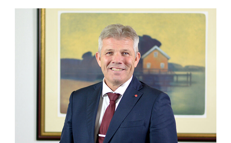 – Endringene vi foreslår vil gi større handlingsrom til å oppfylle kravene til energieffektivitet med ulike løsninger og teknologier, og legger mer til rette for bruk av for eksempel varmepumper, solenergianlegg og fjernvarme, sier kommunal- og distriktsminister Bjørnar Skjæran. Foto: KDD/Magnus Skaara Drabløs