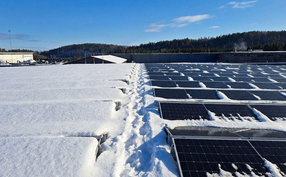 20 cm snø smeltet på ett døgn på Snipetjernveien 9, eid av Bulk Industrial Real Estate. Foto: Sunday Power
