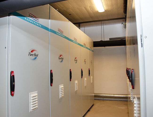 I et bygg hos Mustad Eiendom er det 14 varmepumper i energisentralen. Foto: EnergiAktuelt
