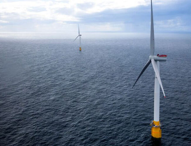 Potensialet for flytende havvind er stort, fordi 80 prosent av det globale havvindpotensialet ligger på dypere grunn. Bildet viser Hywind Tampen, verdens største flytende havvindpark. Foto: Equinor