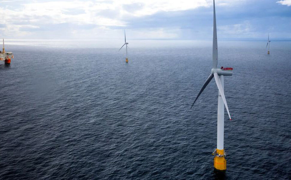 Potensialet for flytende havvind er stort, fordi 80 prosent av det globale havvindpotensialet ligger på dypere grunn. Bildet viser Hywind Tampen, verdens største flytende havvindpark. Foto: Equinor Potensialet for flytende havvind er stort, fordi 80 prosent av det globale havvindpotensialet ligger på dypere grunn. Bildet viser Hywind Tampen, verdens største flytende havvindpark. Foto: Equinor