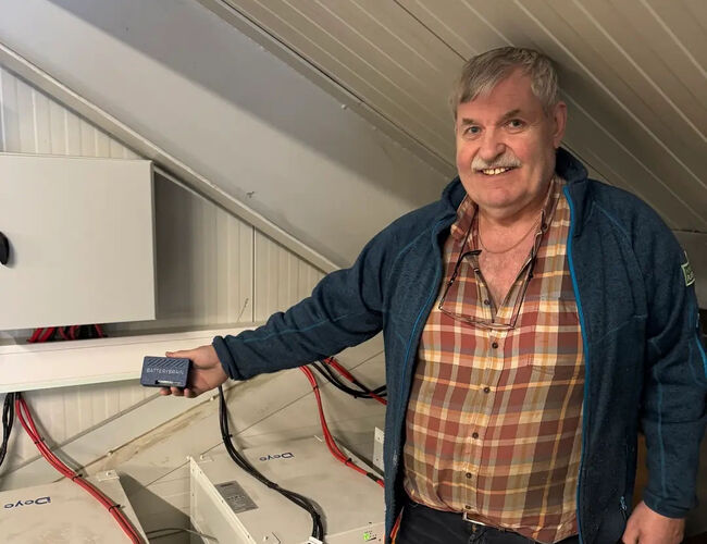 Egil Horpestad med BatteryBrain. Foto: Norges Vel Egil Horpestad med BatteryBrain. Foto: Norges Vel