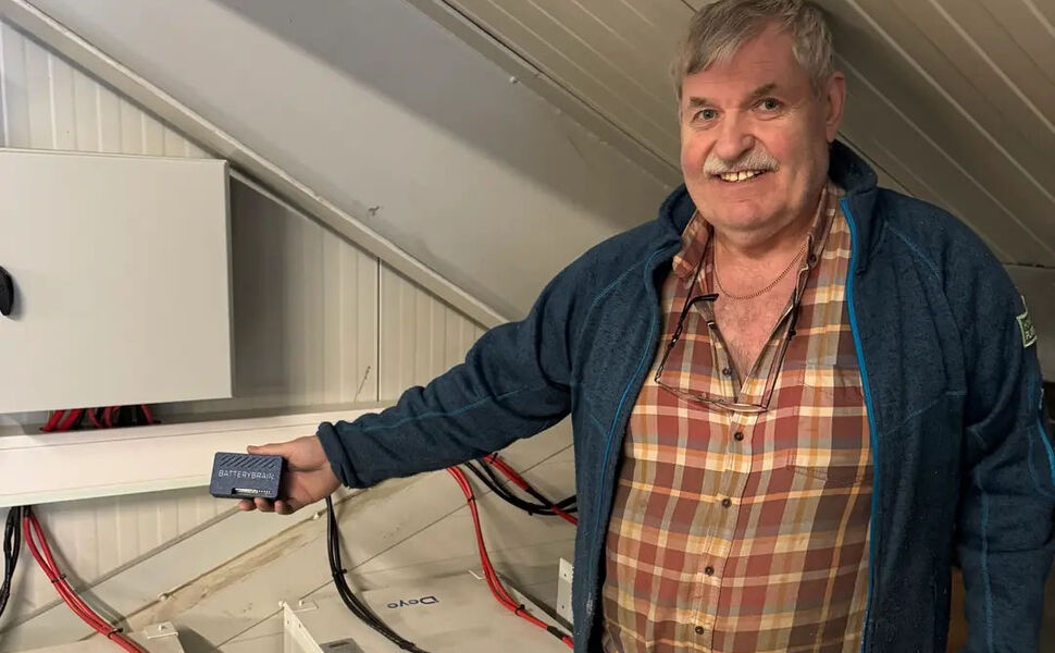 Egil Horpestad med BatteryBrain. Foto: Norges Vel Egil Horpestad med BatteryBrain. Foto: Norges Vel