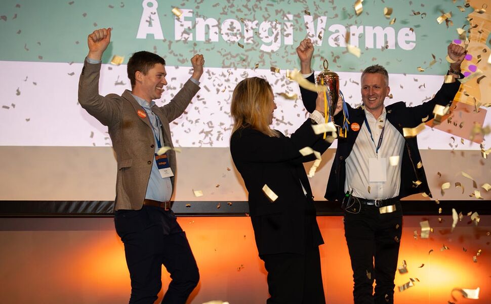 Fra venstre: Bendik Høye, Å Energi Varme; Oda Therese Gipling, Norsk Fjernvarme og Overskuddsenergi og Andreas Storbukås, Å Energi Varme. Foto: Hans Kristian Thorbjørnsen Fra venstre: Bendik Høye, Å Energi Varme; Oda Therese Gipling, Norsk Fjernvarme og Overskuddsenergi og Andreas Storbukås, Å Energi Varme. Foto: Hans Kristian Thorbjørnsen