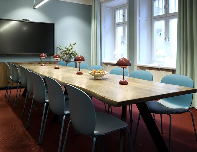 Hybridarbeid har ikke gjort kontoret mindre relevant, men det har gjort oppmøtet på kontoret mindre forutsigbart. Og det er dyrt å gjette. Foto: EG