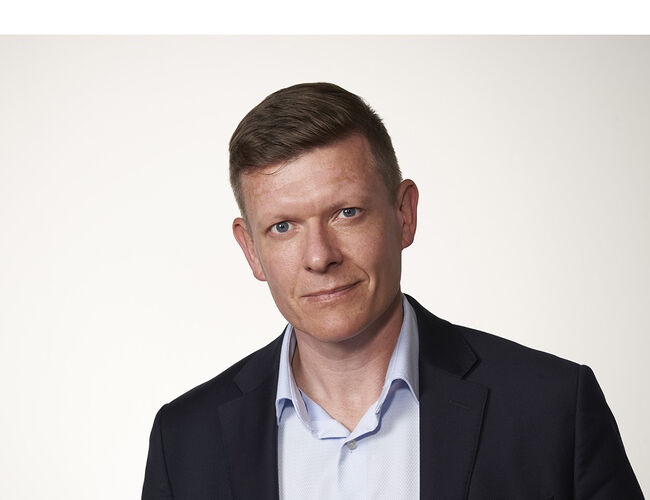 – Det har blitt en lidenskap å bidra til å løse noen av utfordringene vi står overfor når det gjelder rent drikkevann, klimatilpasning og mer bærekraftige måter å bygge på, sier Thomas Morrison, ny nordisk direktør i Wavin. Foto: Wavin