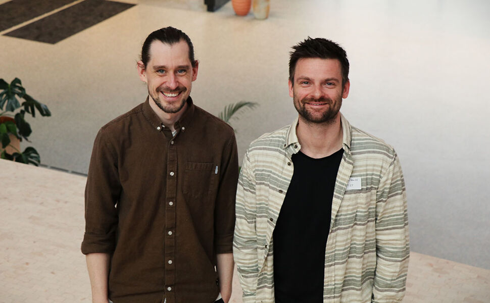 Fra venstre Niklas Pedersen prosjektleder for klima og miljø i Construction City Cluster og John Clauss seniorforsker i SINTEF. Foto: Rodas Tadese Sibahtu Fra venstre Niklas Pedersen prosjektleder for klima og miljø i Construction City Cluster og John Clauss seniorforsker i SINTEF. Foto: Rodas Tadese Sibahtu