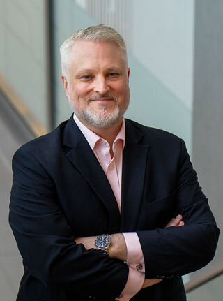 – Energisikkerhet er et av de mest avgjørende spørsmålene når det gjelder å bygge robuste samfunn i dag, sier Philip Ripman. Foto: Storebrand