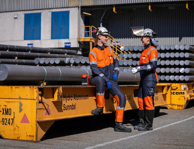Hydros aluminiumsverk i Sunndal ligger i prisområde NO3 og er Europas største og mest moderne primæraluminiumverk, med en kapasitet på 450 000 tonn primærmetall per år. Foto: Herman Skjølsvik/Hydro