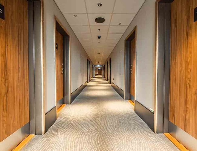 Produsenter, forskere og kunnskapspartnere har gått sammen i partnerskapet UnBlend, som vil gjøre slitesterke tekstiler fra blant annet hoteller, kontorer, skip og andre offentlige miljøer lettere å gjenbruke og gjenvinne. Foto: Dansk Wilton. Produsenter, forskere og kunnskapspartnere har gått sammen i partnerskapet UnBlend, som vil gjøre slitesterke tekstiler fra blant annet hoteller, kontorer, skip og andre offentlige miljøer lettere å gjenbruke og gjenvinne. Foto: Dansk Wilton.