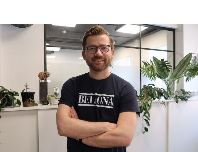 – Rammeverket for å få til kjernekraft trygt og effektivt i Norge er ikke på plass. Rapporten viser at det vil kreve omfattende regelverksutvikling, myndighetsoppbygging, sikkerhets- og beredskapsregimer, avfallsløsninger og spesialisert kompetanse før dette i det hele tatt kan bli aktuelt, sier Sveinung Rotevatn, daglig leder i Bellona. – Rammeverket for å få til kjernekraft trygt og effektivt i Norge er ikke på plass. Rapporten viser at det vil kreve omfattende regelverksutvikling, myndighetsoppbygging, sikkerhets- og beredskapsregimer, avfallsløsninger og spesialisert kompetanse før dette i det hele tatt kan bli aktuelt, sier Sveinung Rotevatn, daglig leder i Bellona.