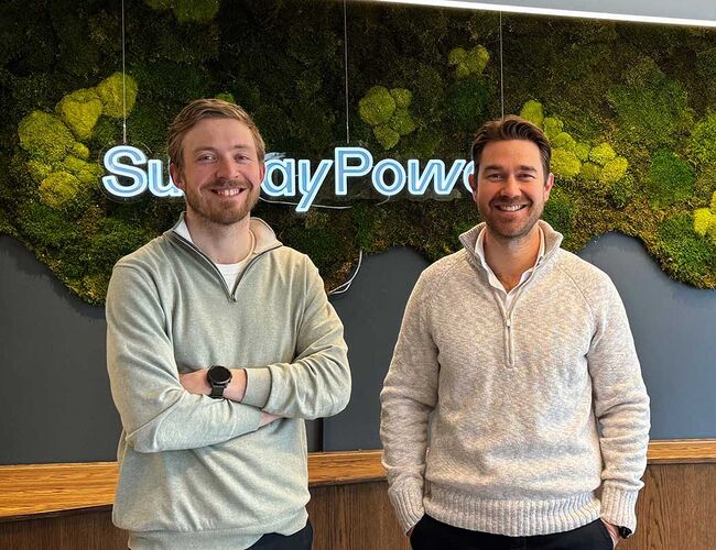 Fra venstre: Jørgen Sørgård Erdal, head of Energy Storage i Sunday Power og Jonas Ibsen Brynildsrud, CEO i Sunday Power. Foto: Sunday Power Fra venstre: Jørgen Sørgård Erdal, head of Energy Storage i Sunday Power og Jonas Ibsen Brynildsrud, CEO i Sunday Power. Foto: Sunday Power