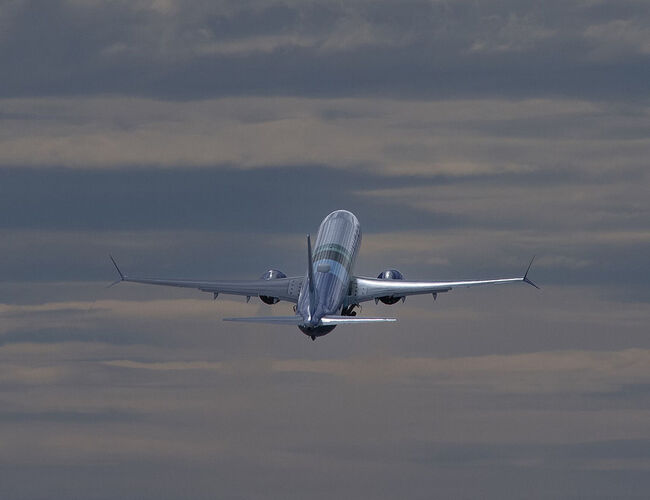 Ny Bellona-rapport: CO₂-lagring gir langt større klimaeffekt enn bruk av syntetisk drivstoff i luftfarten. Foto: NASA/Jim Ross