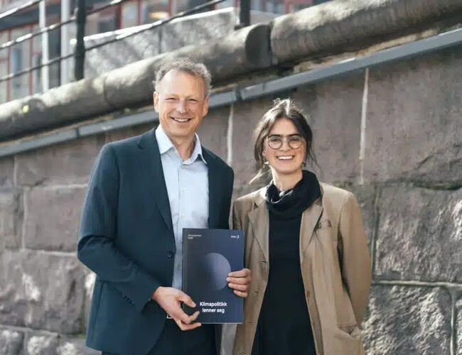 Zerorapporten 2026 viser at klimapolitikk lønner seg. På bildet: Daglig leder Stig Schjølset og fagsjef Anne Marit Post-Melbye. Foto: Jonas Aarseth Tvedt/ZERO Zerorapporten 2026 viser at klimapolitikk lønner seg. På bildet: Daglig leder Stig Schjølset og fagsjef Anne Marit Post-Melbye. Foto: Jonas Aarseth Tvedt/ZERO