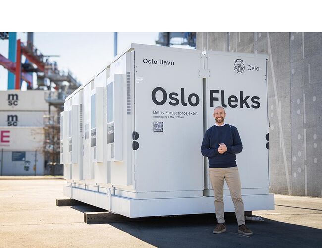 – Batteripakkene er et viktig verktøy for å bruke strømmen smartere, redusere effekttopper og gjøre plass til mer elektrifisering uten å belaste nettet ytterligere, sier Jens Eirik Hagen, fagsjef for energiomstilling i Oslo Havn. Foto: Per Andersen/Pixii – Batteripakkene er et viktig verktøy for å bruke strømmen smartere, redusere effekttopper og gjøre plass til mer elektrifisering uten å belaste nettet ytterligere, sier Jens Eirik Hagen, fagsjef for energiomstilling i Oslo Havn. Foto: Per Andersen/Pixii