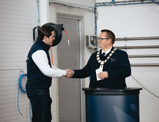 Ordfører Ståle Lien Hansen fra Ullensaker kommune åpnet hydrogenanlegget. Foto: DRIV Hydrogen