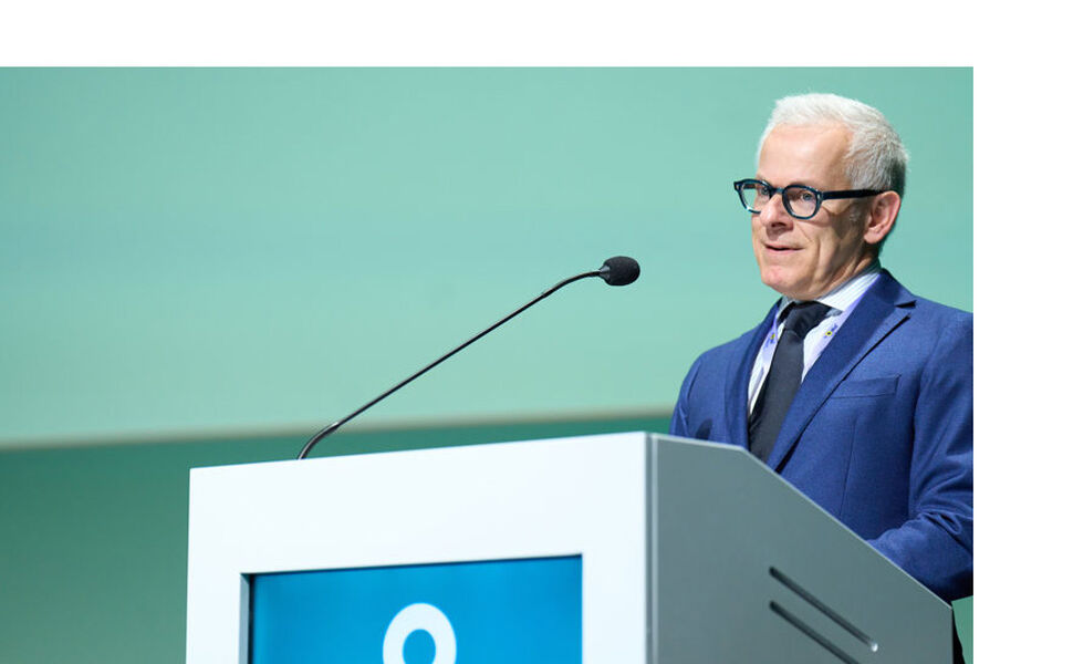 Eloi Piel, Market Intelligence Director i Euroheat & Power, er en av hovedkreftene bak den årlige utgivelsen av Market Outlook-rapportene. Det var derfor også han som presenterte noen av hovedkonklusjonene da rapporten ble lansert i Kraków. Foto: Tim Buelens / Euroheat & Power.