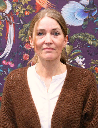 – Mange forbinder Svanemerket med miljøhensyn, men det er også et kvalitetsstempel, sier Lene Heitmann, Product Manager Exterior i Flügger. Foto: Flügger