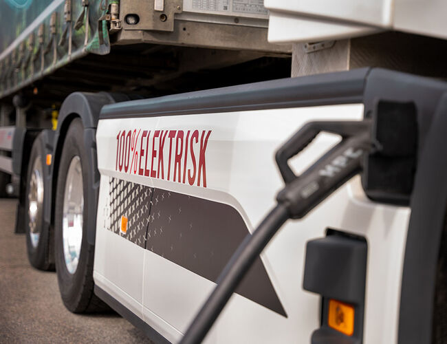 I juni har Enova tildelt 381 millioner kroner i støtte til 318 elektriske lastebiler og busser, som er rekord. Foto: Håkon Bjørngård / Enova I juni har Enova tildelt 381 millioner kroner i støtte til 318 elektriske lastebiler og busser, som er rekord. Foto: Håkon Bjørngård / Enova