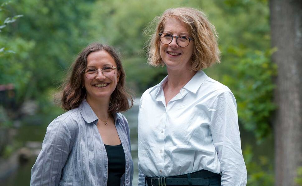Caroline Herlev Gebara, klima- og bærekraftsrådgiver i Sweco, og Marit Heller, seniorrådgiver for strategisk bærekraft og sirkulær økonomi i Sweco. Foto: Sweco Caroline Herlev Gebara, klima- og bærekraftsrådgiver i Sweco, og Marit Heller, seniorrådgiver for strategisk bærekraft og sirkulær økonomi i Sweco. Foto: Sweco
