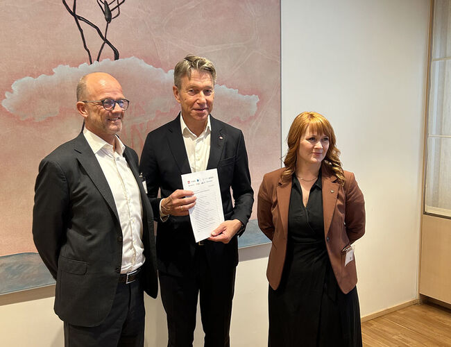 Ole Erik Almlid, administrerende direktør i NHO (t.v.), og Kine Asper Vistnes, leder i LO, har sammen med flere organisasjoner levert innspill til energiminister Terje Aasland. Foto: Offshore Norge