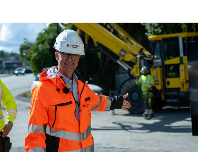 - Dette er en stor dag for oss. Endelig er vi i gang med denne viktige utbyggingen for Sandvika og Bekkestua, sier Yngve Solvang, administrerende direktør i Oslofjord Varme. FOTO: RedAnt - Dette er en stor dag for oss. Endelig er vi i gang med denne viktige utbyggingen for Sandvika og Bekkestua, sier Yngve Solvang, administrerende direktør i Oslofjord Varme. FOTO: RedAnt