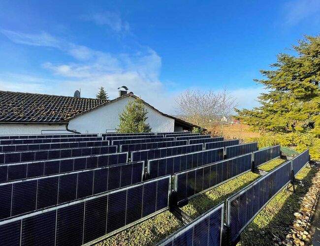 Over Easy Solar får 400 000 kroner i innovasjonsstøtte fra DOGA for å gjøre solceller enklere i kjøp, montering og bruk også på små tak. Foto: Over Easy Solar Over Easy Solar får 400 000 kroner i innovasjonsstøtte fra DOGA for å gjøre solceller enklere i kjøp, montering og bruk også på små tak. Foto: Over Easy Solar