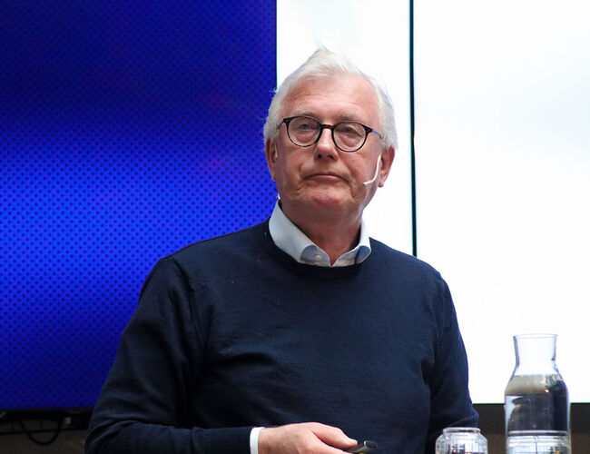 Tore Strandskog, direktør for næringspolitikk i NHO Elektro, oppfordrer norske kommuner til å lage en energispareplan. På den måten bruker kommunene mindre penger på strøm, bidrar til å minke kraftbehovet og sikrer bedre beredskap. Foto: NHO Elektro Tore Strandskog, direktør for næringspolitikk i NHO Elektro, oppfordrer norske kommuner til å lage en energispareplan. På den måten bruker kommunene mindre penger på strøm, bidrar til å minke kraftbehovet og sikrer bedre beredskap. Foto: NHO Elektro