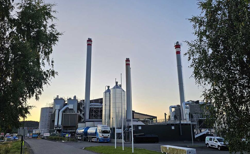 For å møte den økende etterspørselen etter fornybar energi i Lillestrøm investerer Akershus Energi rundt 500 millioner kroner på å utvide og bygge om fjernvarmesentralen Akershus EnergiPark. Et viktig tiltak for å avlaste strømnettet på Nedre Romerike. Foto: Akershus Energi