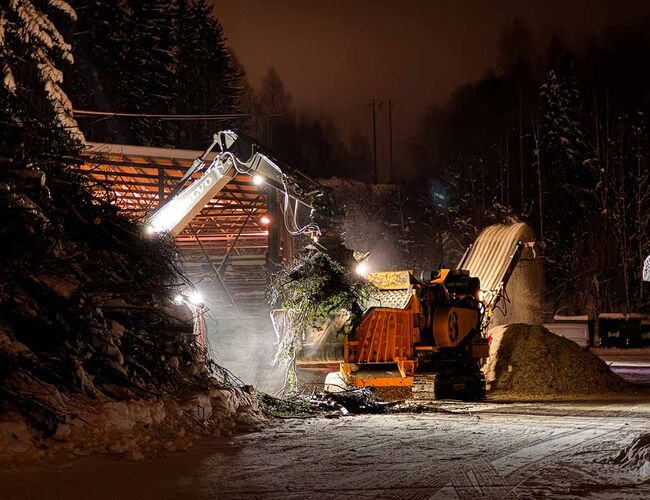 Behandling av biomasse ved et av Bøn Biobrensels anlegg i Norge. Foto: Geminor Behandling av biomasse ved et av Bøn Biobrensels anlegg i Norge. Foto: Geminor