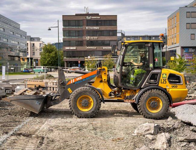 2026 er allerede et rekordår for elektriske anleggsmaskiner. Bildet viser et byggeprosjekt i Innherredsveien i Trondheim med elektrisk gravemaskin. Foto: Øystein Lie/Enova 2026 er allerede et rekordår for elektriske anleggsmaskiner. Bildet viser et byggeprosjekt i Innherredsveien i Trondheim med elektrisk gravemaskin. Foto: Øystein Lie/Enova