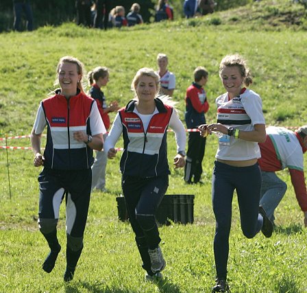Christina Kasin, Mari Jellum Helgerud og Ingjerd Myhre. Foto: Erik Borg  / O-boka.